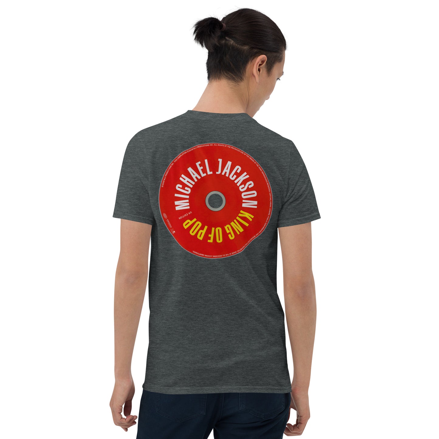 Camiseta streetwear masculina cinza escuro com estampa redonda vermelha Michael Jackson King of Pop estilo manga 2026 França.